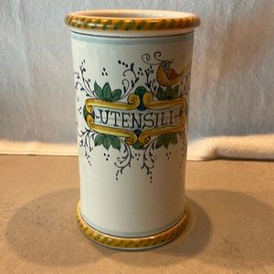 Tuscan utensil holder